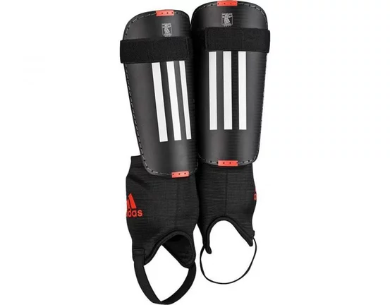 Futbalové chrániče Adidas 11 CLUB black