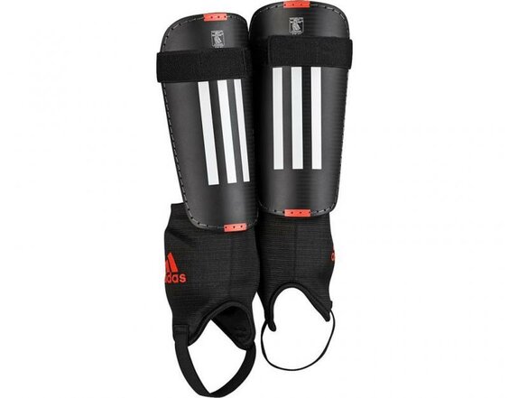 Futbalové chrániče Adidas 11 CLUB black