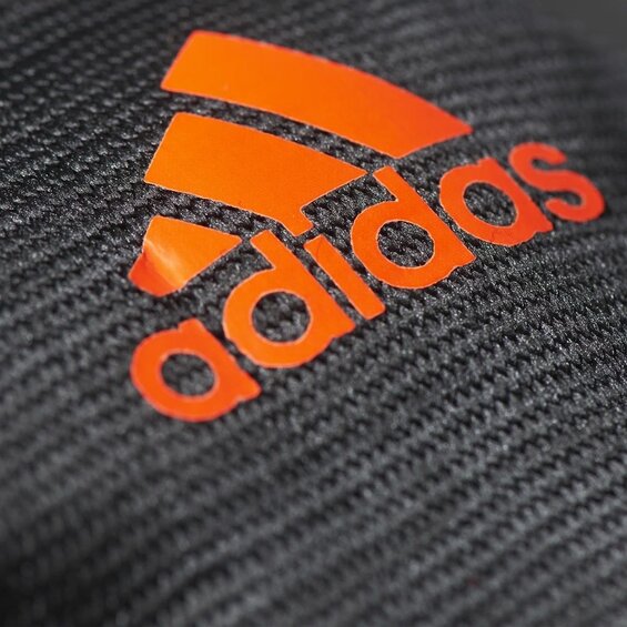 Futbalové chrániče Adidas 11 CLUB black