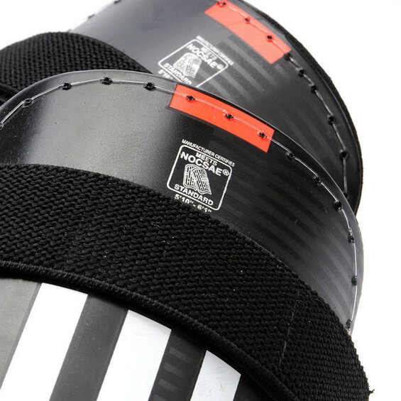 Futbalové chrániče Adidas 11 CLUB black