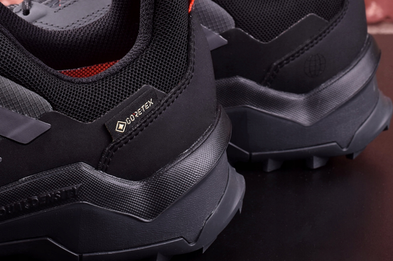 Pánska outdoorová obuv Adidas TERREX AX4 GTX